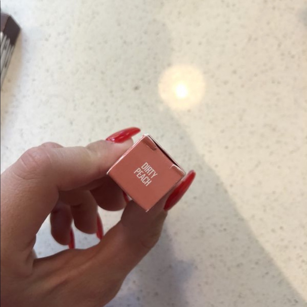 Kylie lip kit - authentic